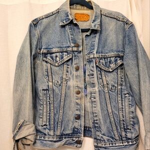 Vintage 1970s Levi's size 38. Medium denim
